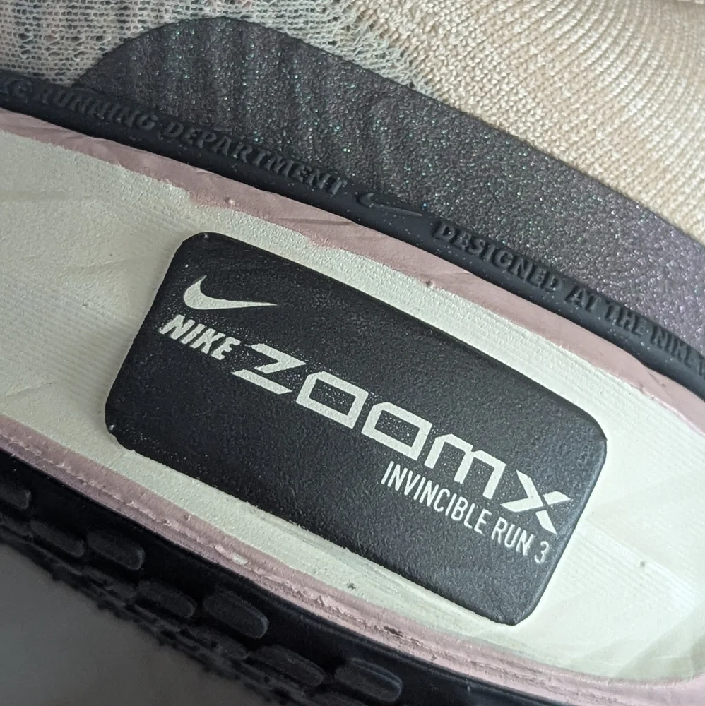 Nike ZOOMX Invincible Run FK, 9.5 Women's - Picture 8 of 9